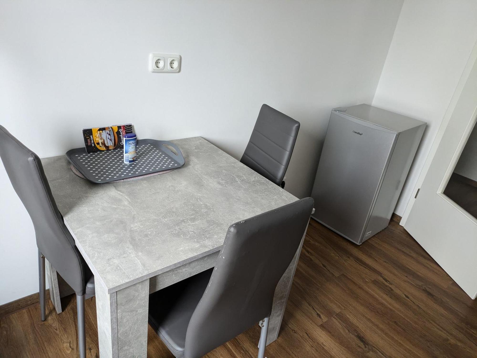Schoene Einfache Ferienwohnung Zwischen Stadt Und Meer Wilhelmshaven Zewnętrze zdjęcie